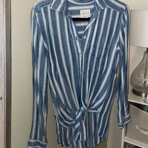 American Eagle beach button down